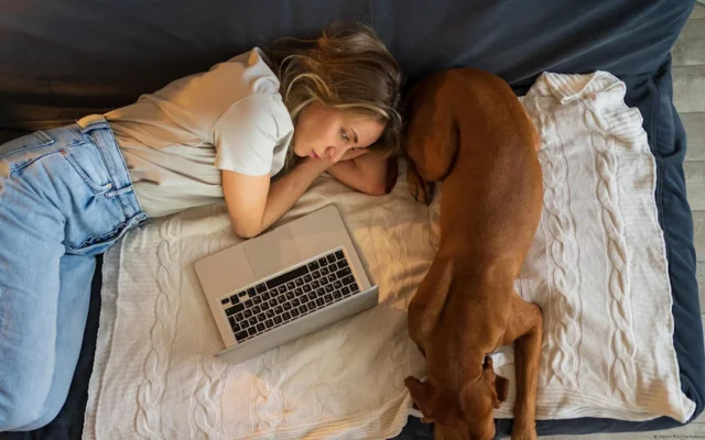 La nueva tendencia en redes: influencers que convierten la soledad en un estilo de vida