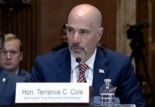 «La DEA irá tras ustedes»: Terry Cole lanza advertencia a narcos y funcionarios corruptos tras condena de «El Mayo»