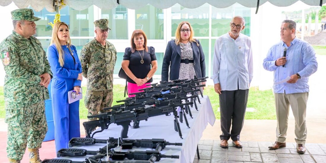 Gobierno de Nayarit entrega armamento de alto poder a policías estatales