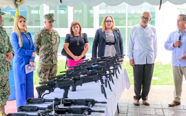 Gobierno de Nayarit entrega armamento de alto poder a policías estatales