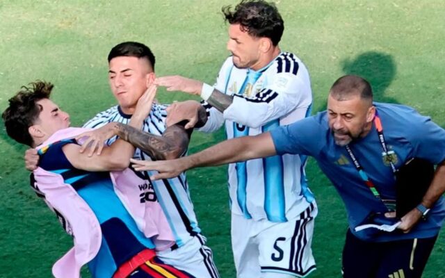 ¿Qué pasó? El origen de la bronca entre Leandro Paredes y Gavi en la final del Mundial