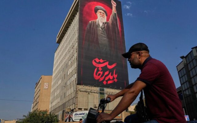 Irán ofrece 30 mil dólares por matar o capturar soldados de EU