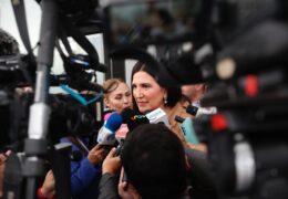Kenia López pide que regreso de Rocha Moya no busque fuero